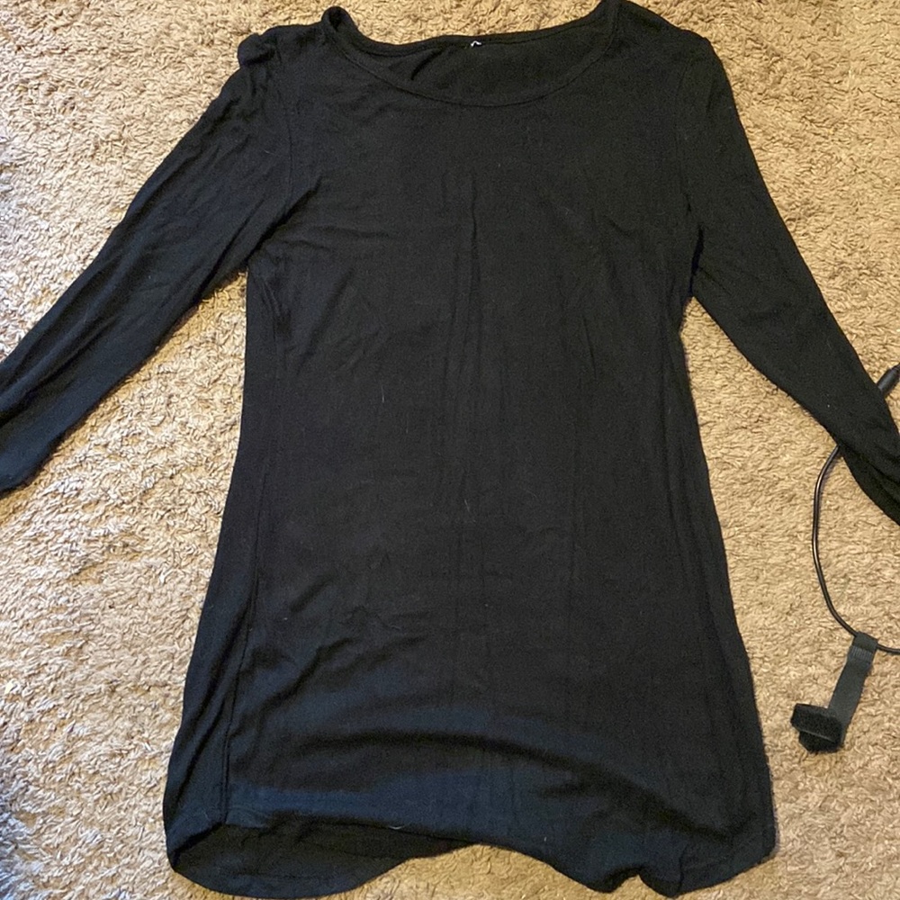 The brand is rainbow and it is a long sleeve mid length dress. Size 1X